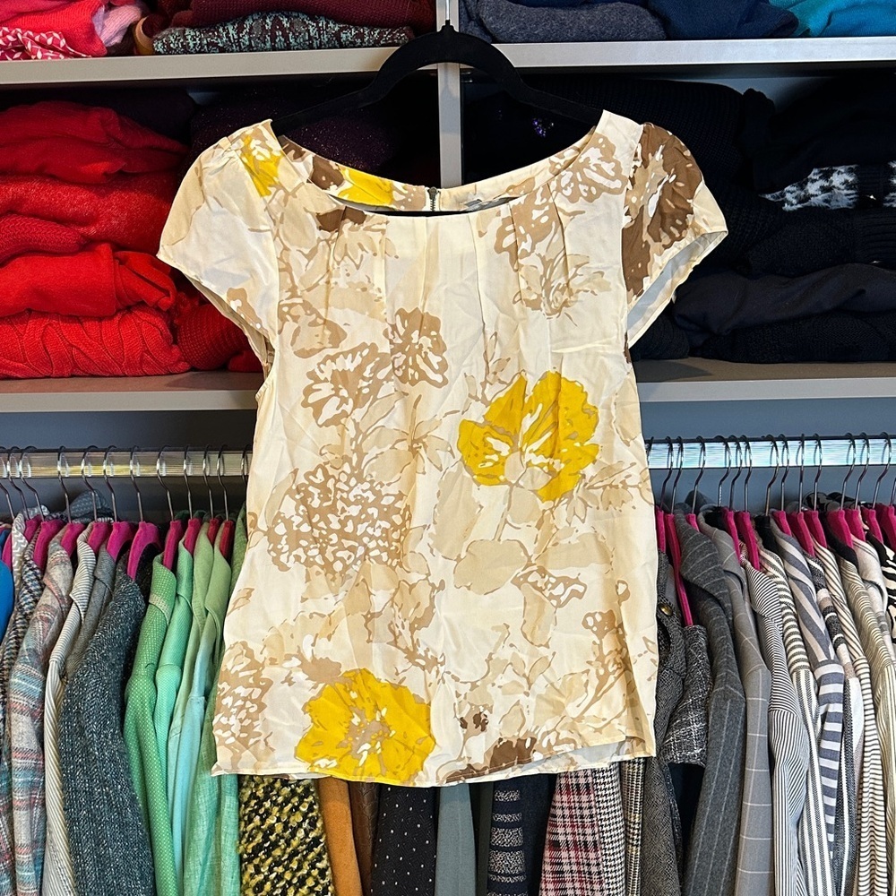 Halogen cream/yellow/brown floral cap sleeve pleated blouse size S NWT